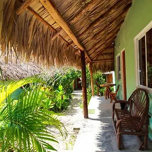  Hotel Cabañas Palmas México