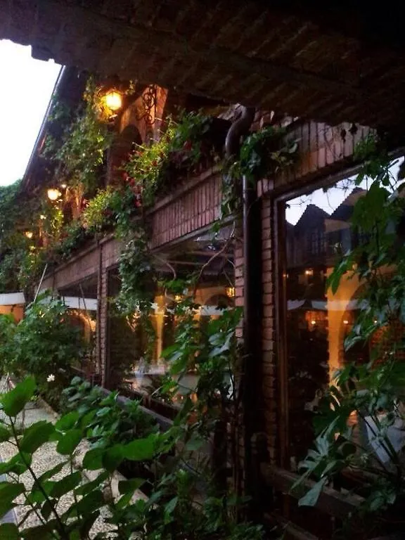 ****  Hotel Restaurant Bujtina E Gjelit Tirana Albania