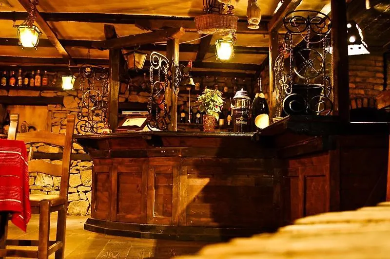 Hotel Restaurant Bujtina E Gjelit Тирана Албания